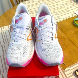 Brand new out of box new balance 880s